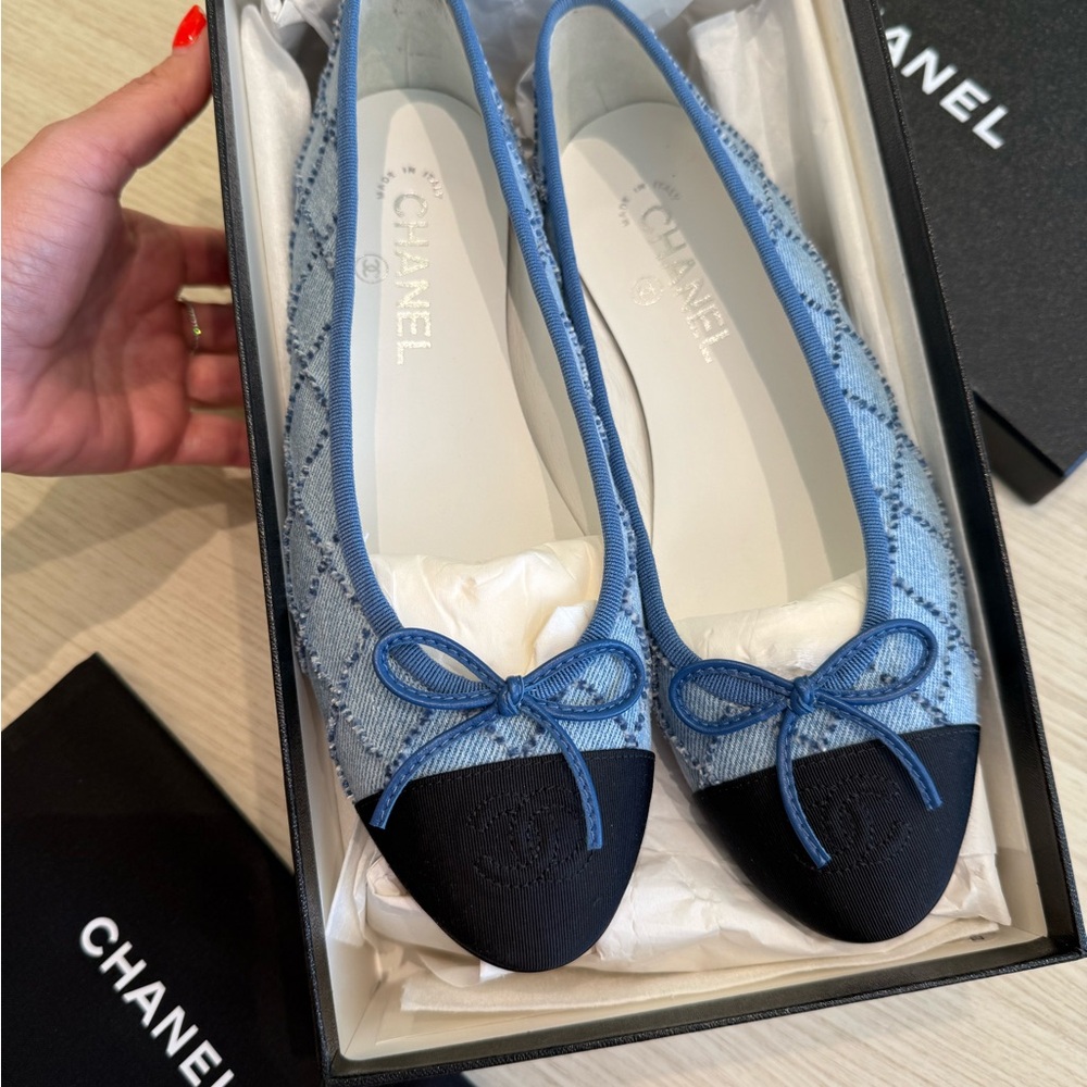Chanel CC Denim Ballet Flat NEW IN BOX 38.5